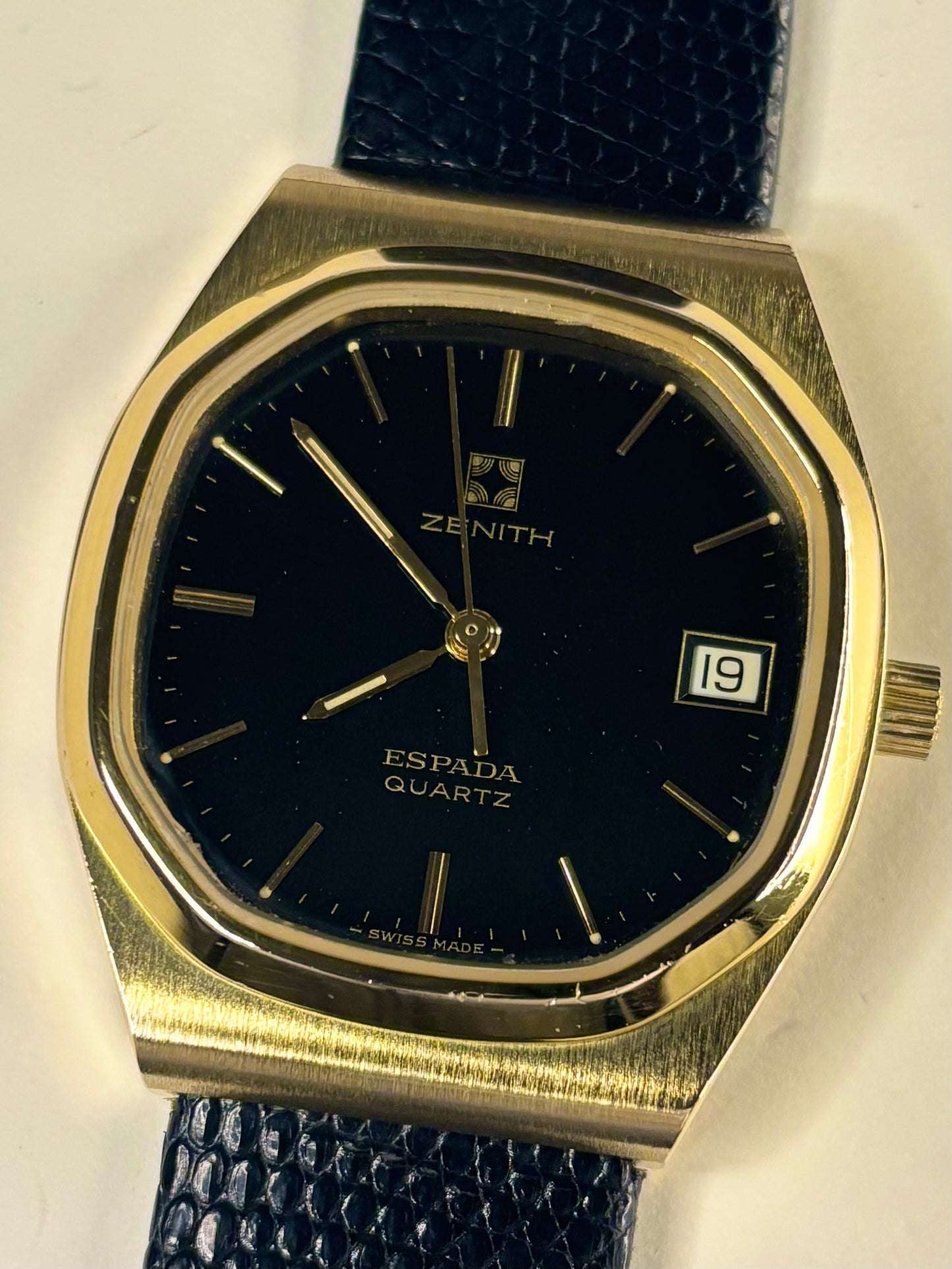 ZENITH Vintage 1970’s Men’s Black Dial Date Gold Dress Watch - 27.0050