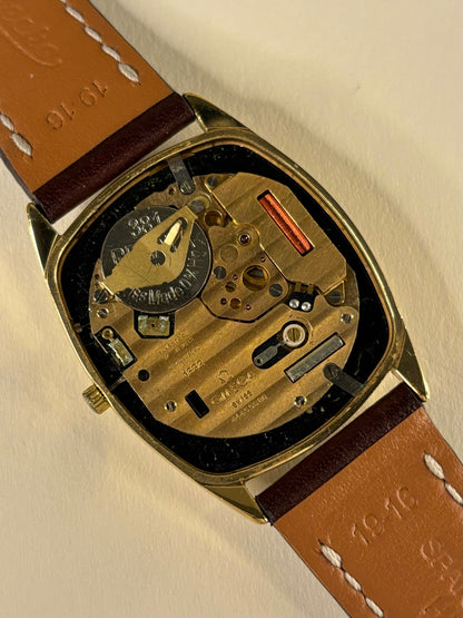 movement quartz mechanism of Omega De Ville 1979 Ref. 196.0207 vintage men’s quartz watch
