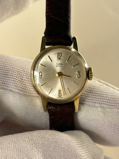 Tudor Royal Ladies 9ct Gold Vintage 1940’s Manual Watch