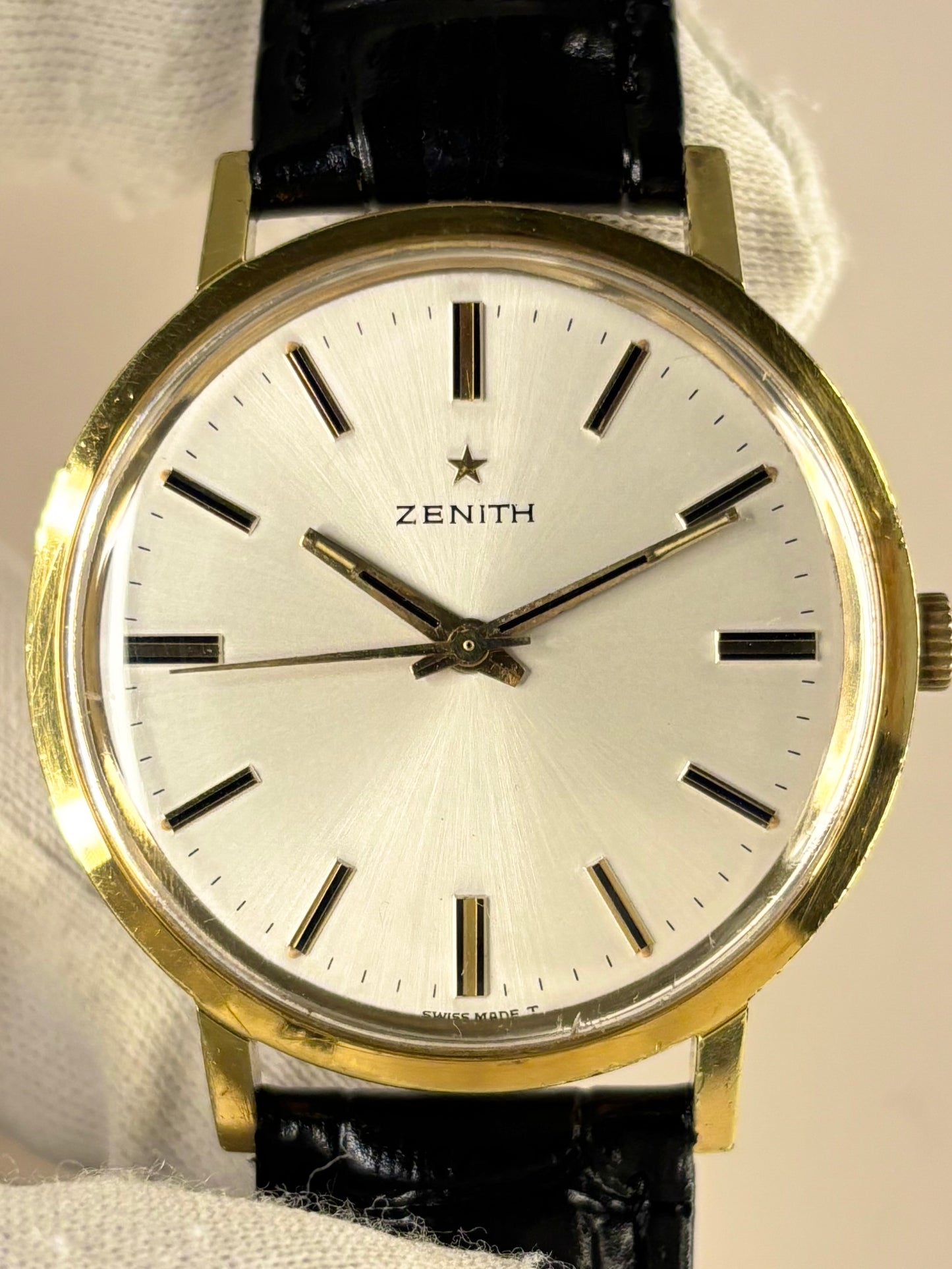 ZENITH Vintage 1970’s Men’s Manual Sunburst Dial Gold Dress Watch - 1209 40