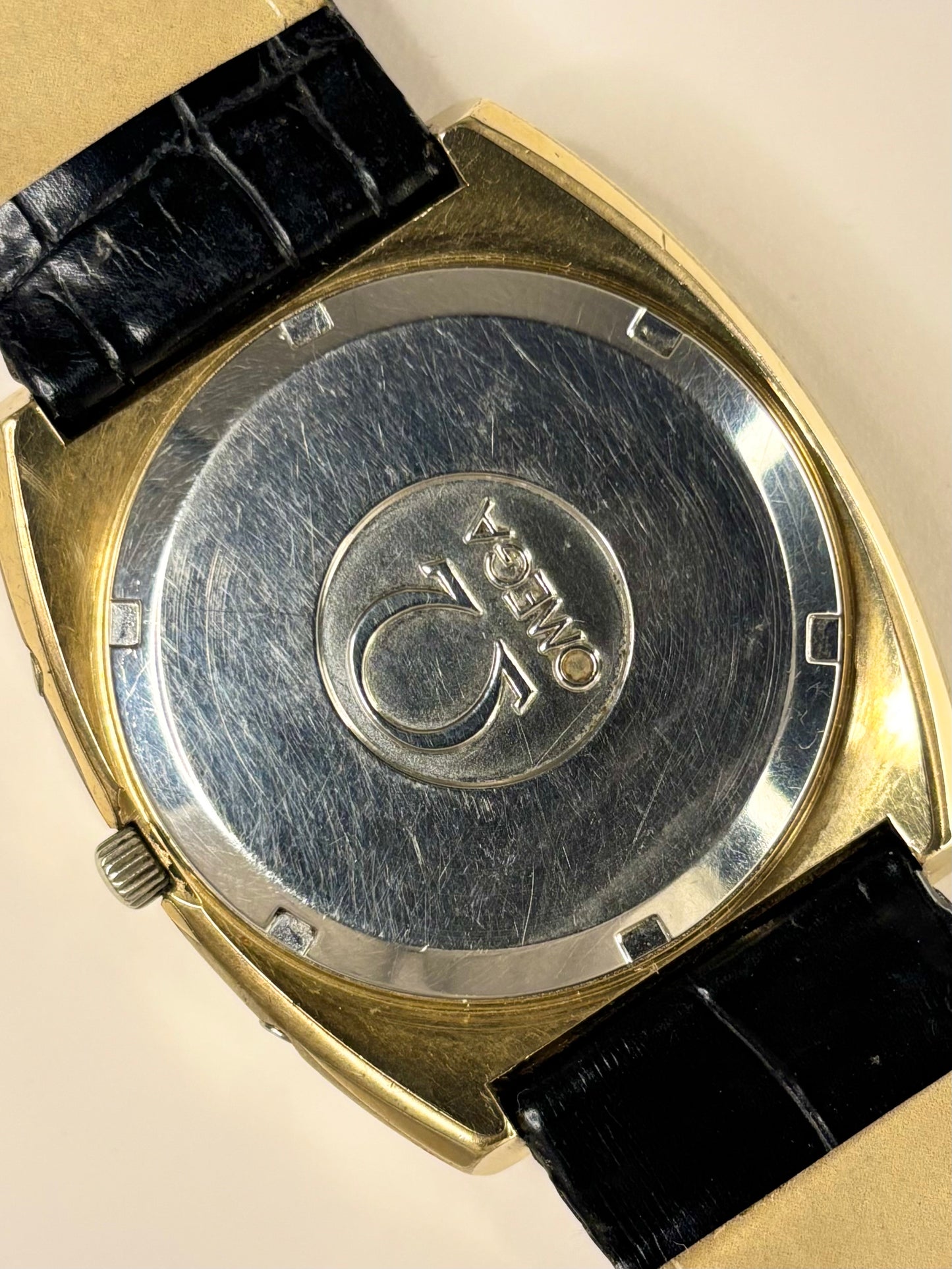 OMEGA Geneve 32KHz Megaquartz Vintage 1970’s Men’s Date Gold Dress Watch - 196.0030 - 1310