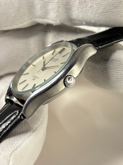 Side profile of Bulova Accutron vintage 1977 men’s timekeeper watch
