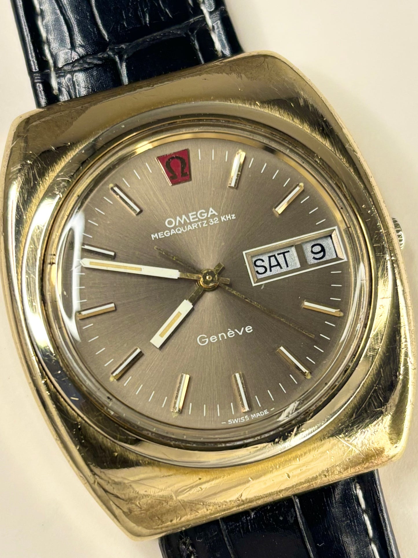 OMEGA Geneve 32KHz Megaquartz Vintage 1970’s Men’s Date Gold Dress Watch - 196.0030 - 1310