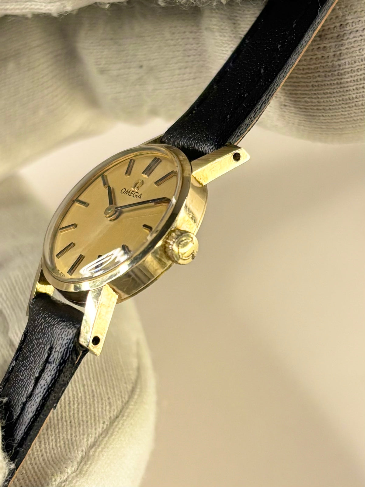 OMEGA 9ct Gold *+BOX* Ladies Vintage 1970’s Manual Dress Watch - 511.5002