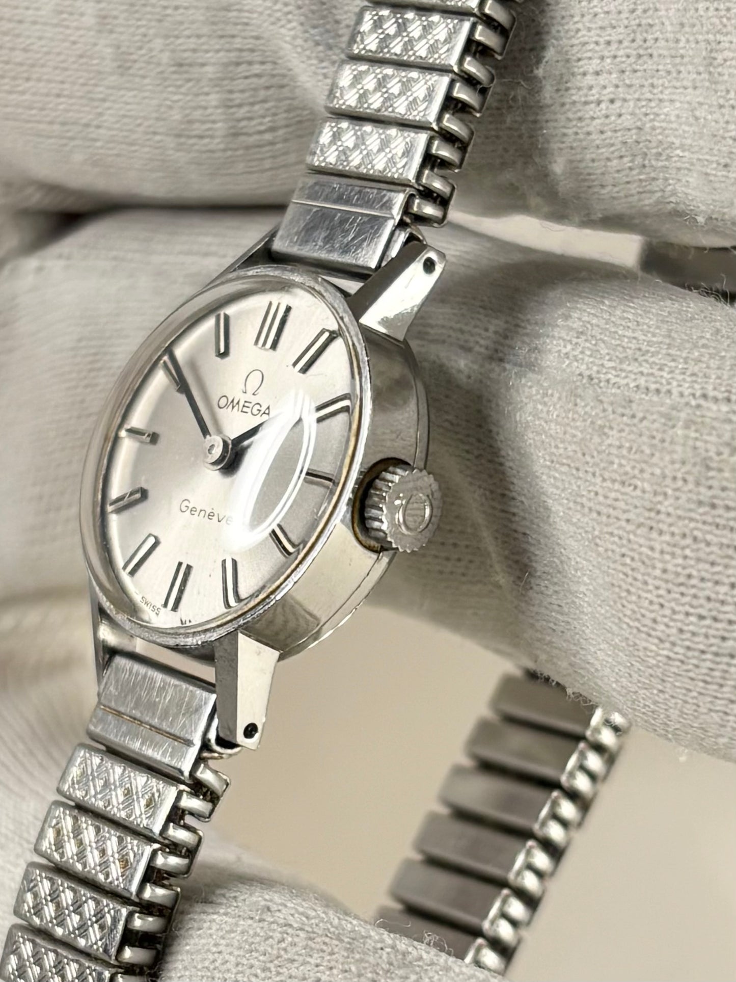 OMEGA Geneve Ladies Vintage 1970’s Manual Silver Watch