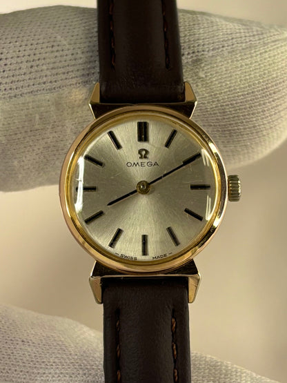 Omega ladies Ref. 620 1966 timekeeper powered by calibre 620 Swiss manual wind movement