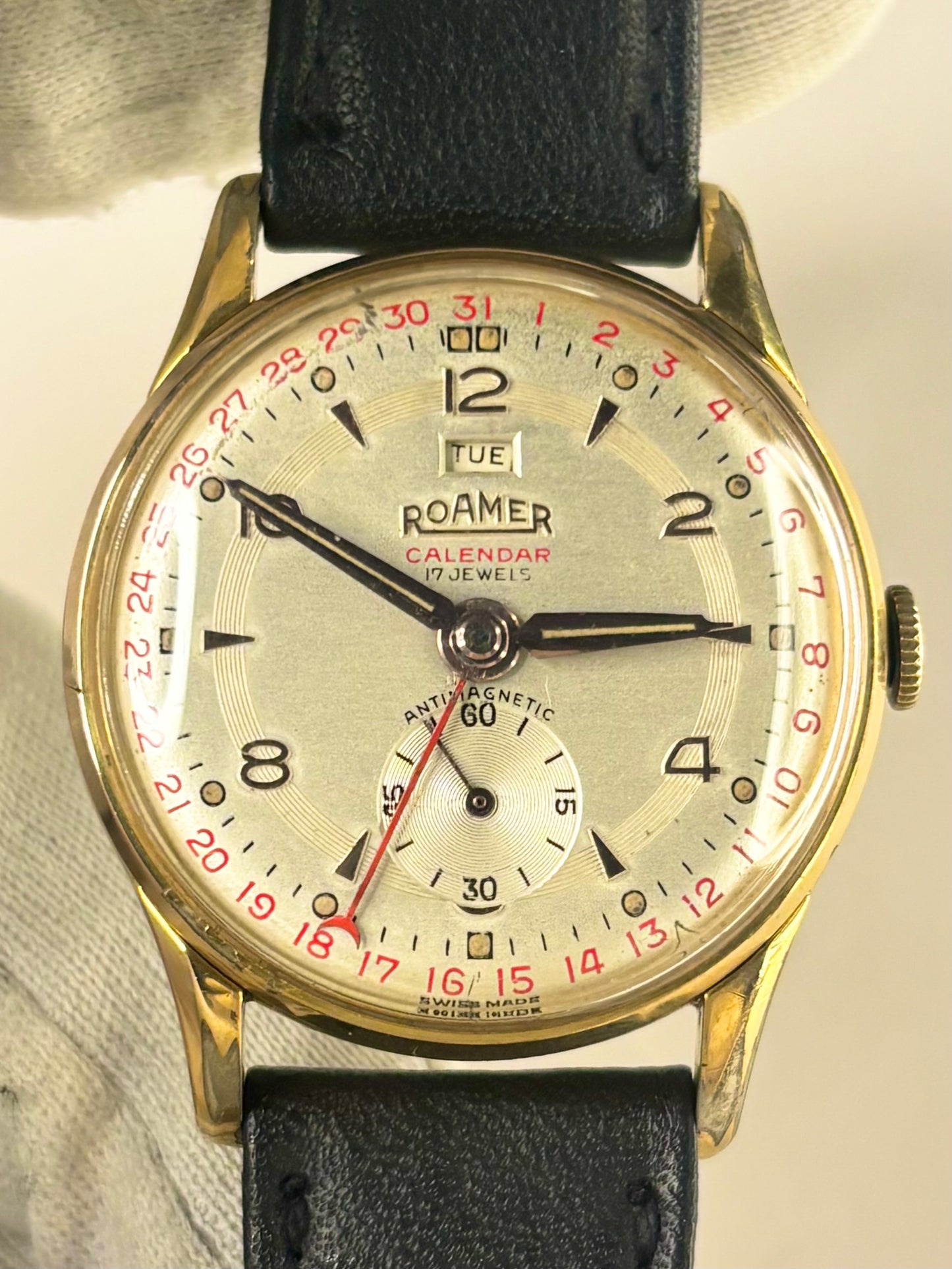 ROAMER Calendar Pointer Vintage 1960’s Men’s Manual Gold Dress Watch
