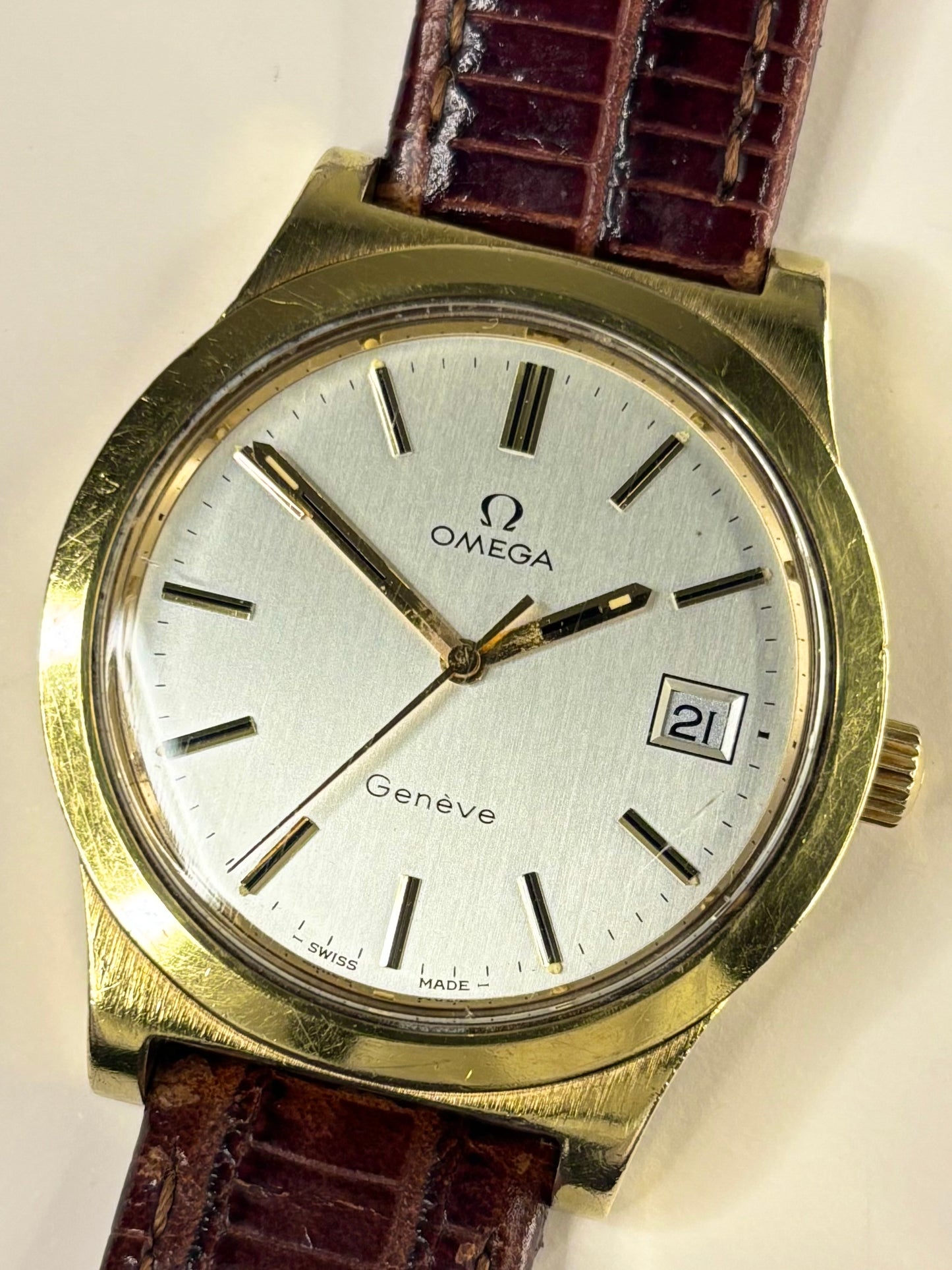 OMEGA Geneve *+PAPERS* Vintage 1970’s Men’s Manual Date Gold Dress Watch - 136.0102