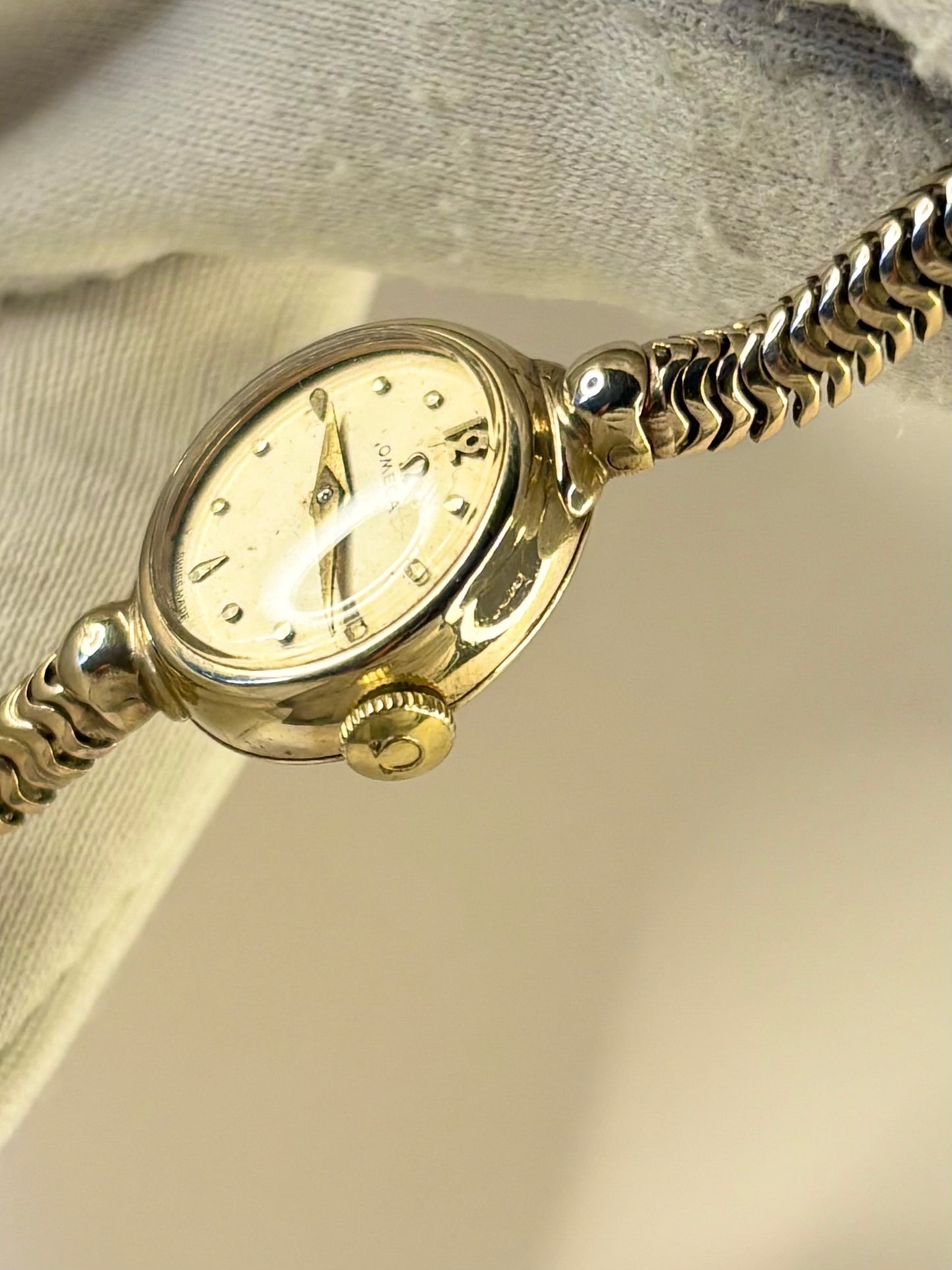 OMEGA 9ct Gold *+BOX* Ladies Vintage 1950’s Manual Cocktail Watch - 77711
