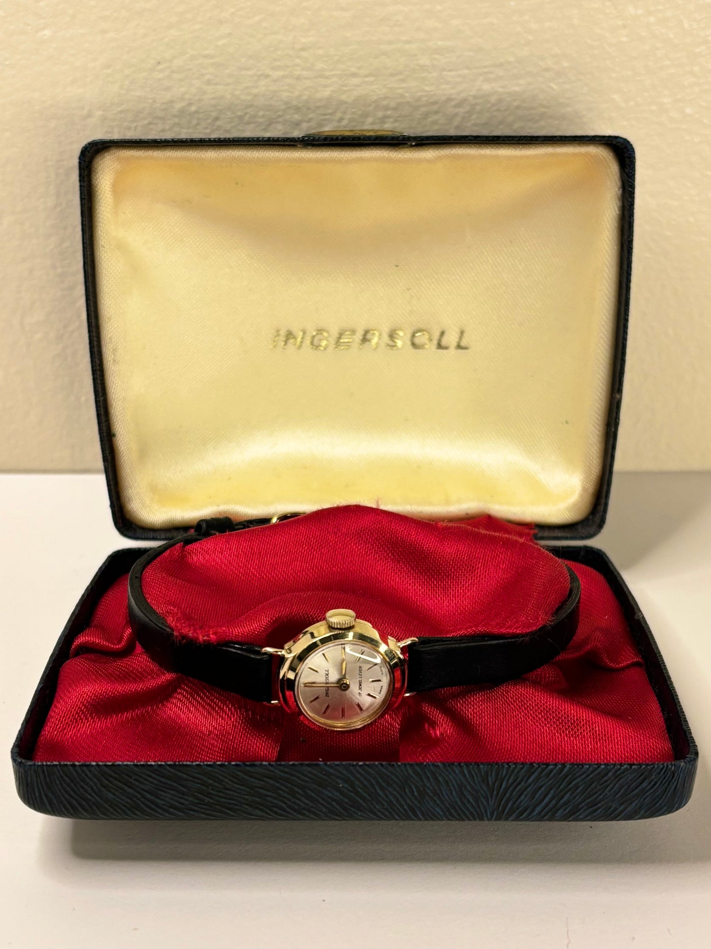 INGERSOLL 9ct Gold Ladies *BOXED* Vintage 1960’s Manual Watch