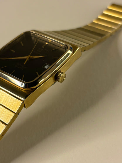 Side profile of Zenith Port Royal Ref. 20.0020.490/495 1979 men’s vintage timekeeper with classic case styling zenith signed crown