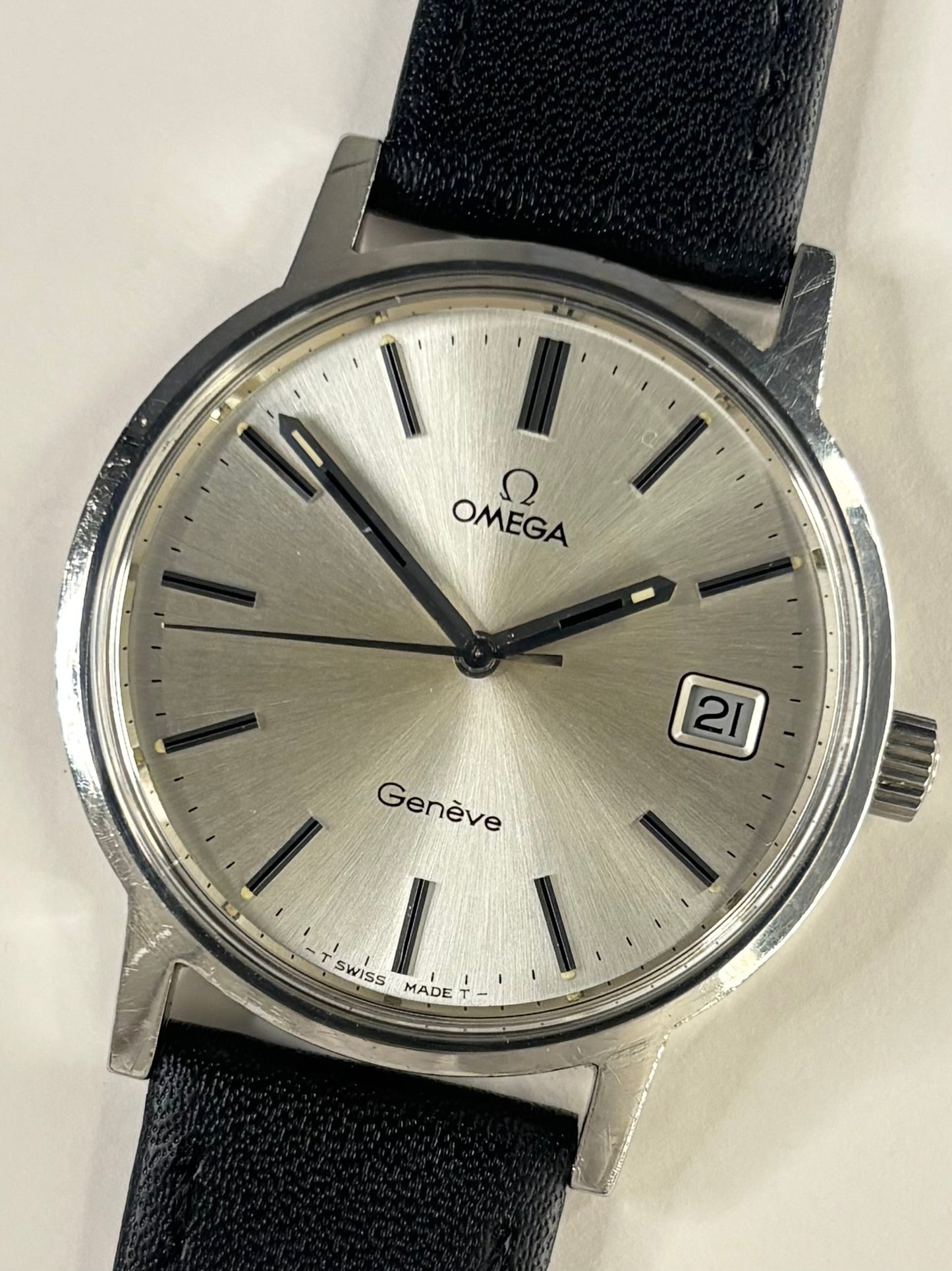 OMEGA Geneve Vintage 1970’s Men’s Manual Date Silver Dress Watch - 136.0104