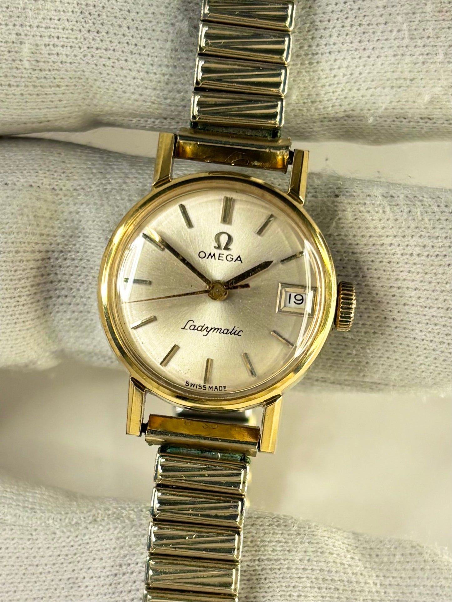 OMEGA Ladymatic Vintage 1960’s Ladies Automatic Date Gold Watch