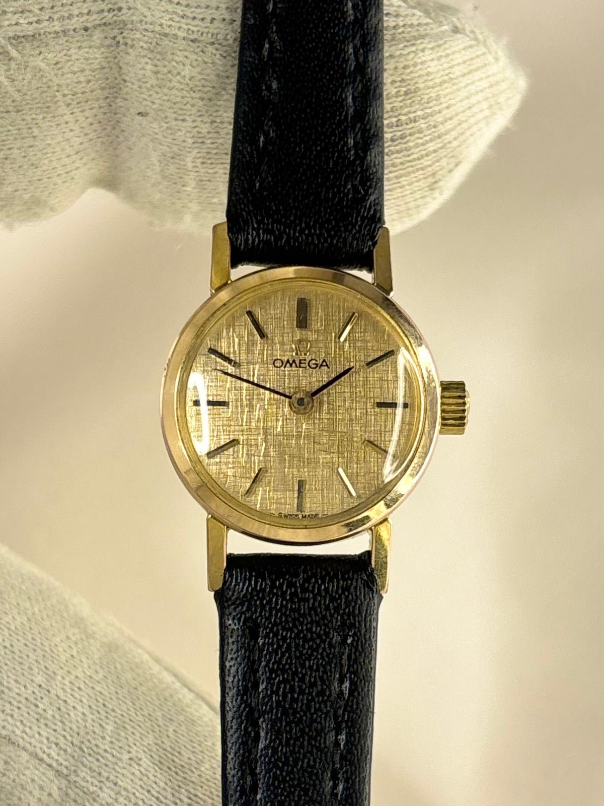 OMEGA Ladies Vintage 1960’s *+BOX* Linen Dial Manual Gold Dress Watch - 511.184