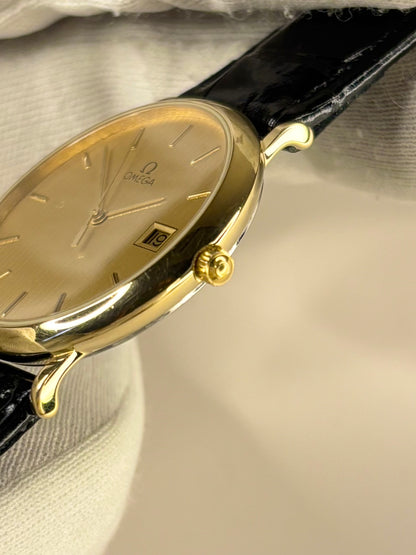 Side profile of Omega De Ville 1989 men’s dress timekeeper quartz watch signed omega crown 