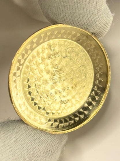 Omega ref. 2446 vintage automatic 14ct gold men’s watch, 35mm case, 19mm lug width caseback view 