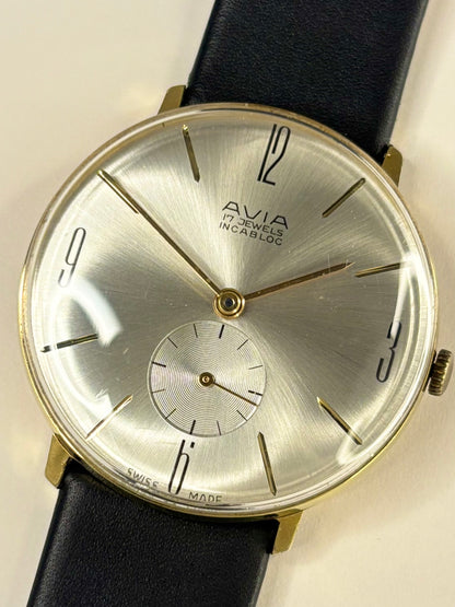 1960s Avia men’s timepiece gold plated dress watch excellent condition