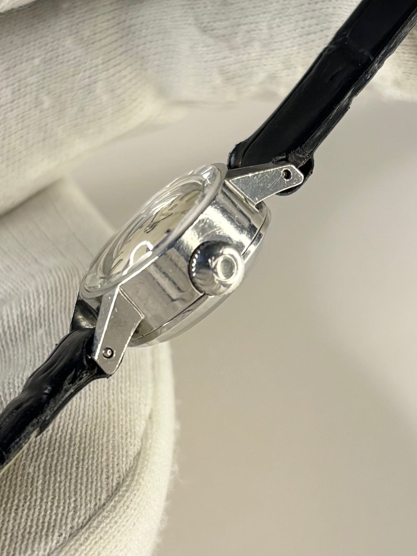 OMEGA Ladies Vintage 1970’s Manual Silver Diamond Bezel Cocktail Watch