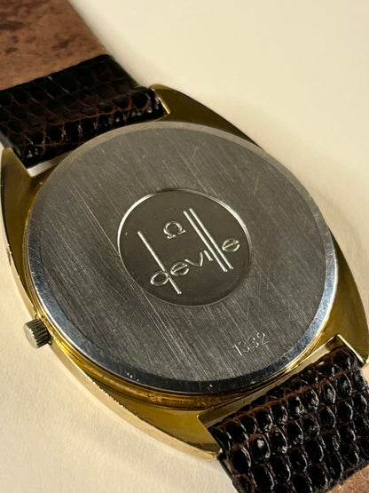 Caseback of Omega De Ville 1978 men’s quartz watch vintage design