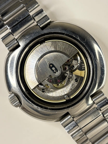 Detailed movement view of Tissot Ref. 44592 men’s vintage timekeeper calibre 784-1 automatic