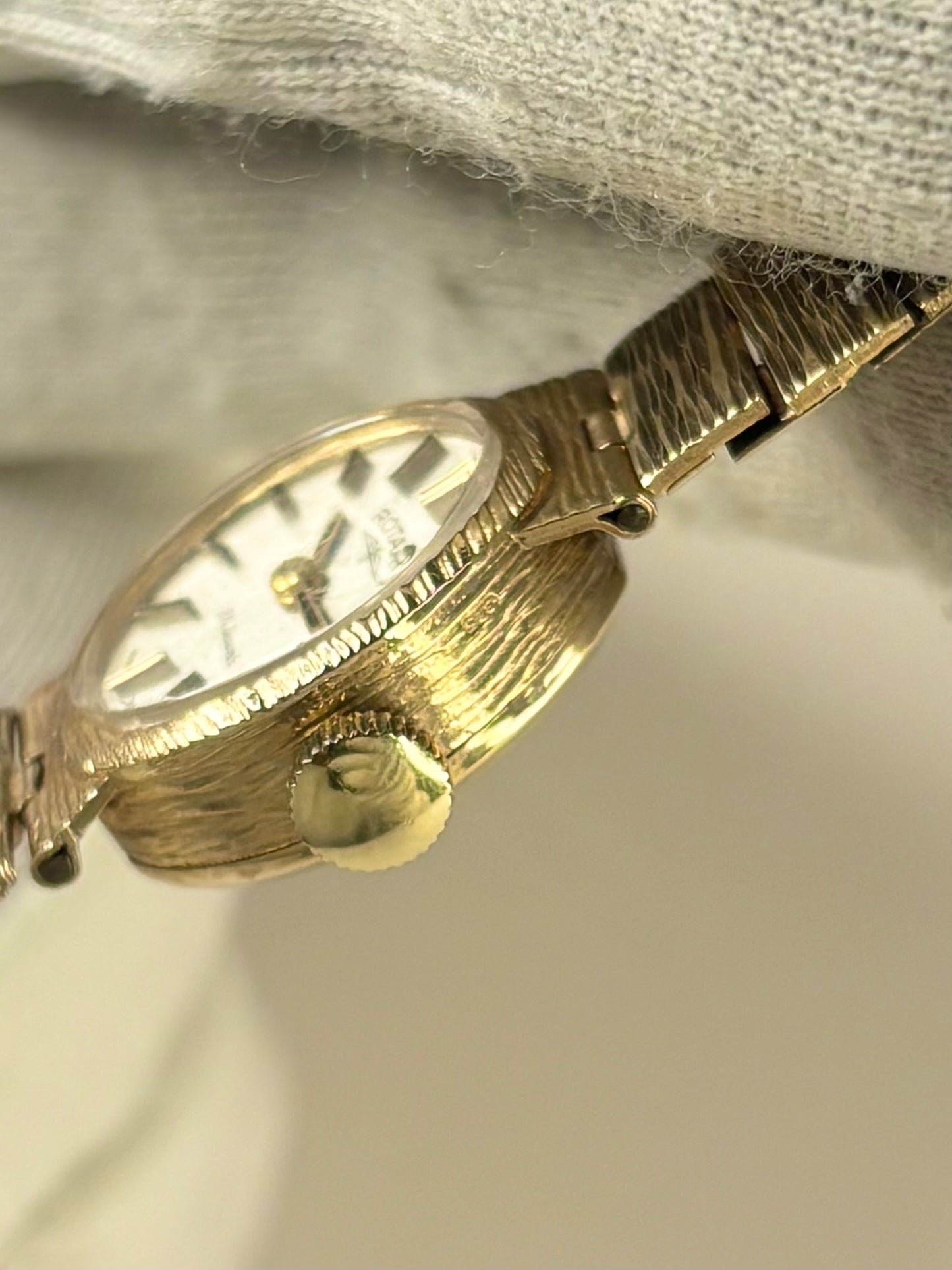 ROTARY Ladies 9ct Gold *+BOX* 15g Vintage 1970’s Manual Watch