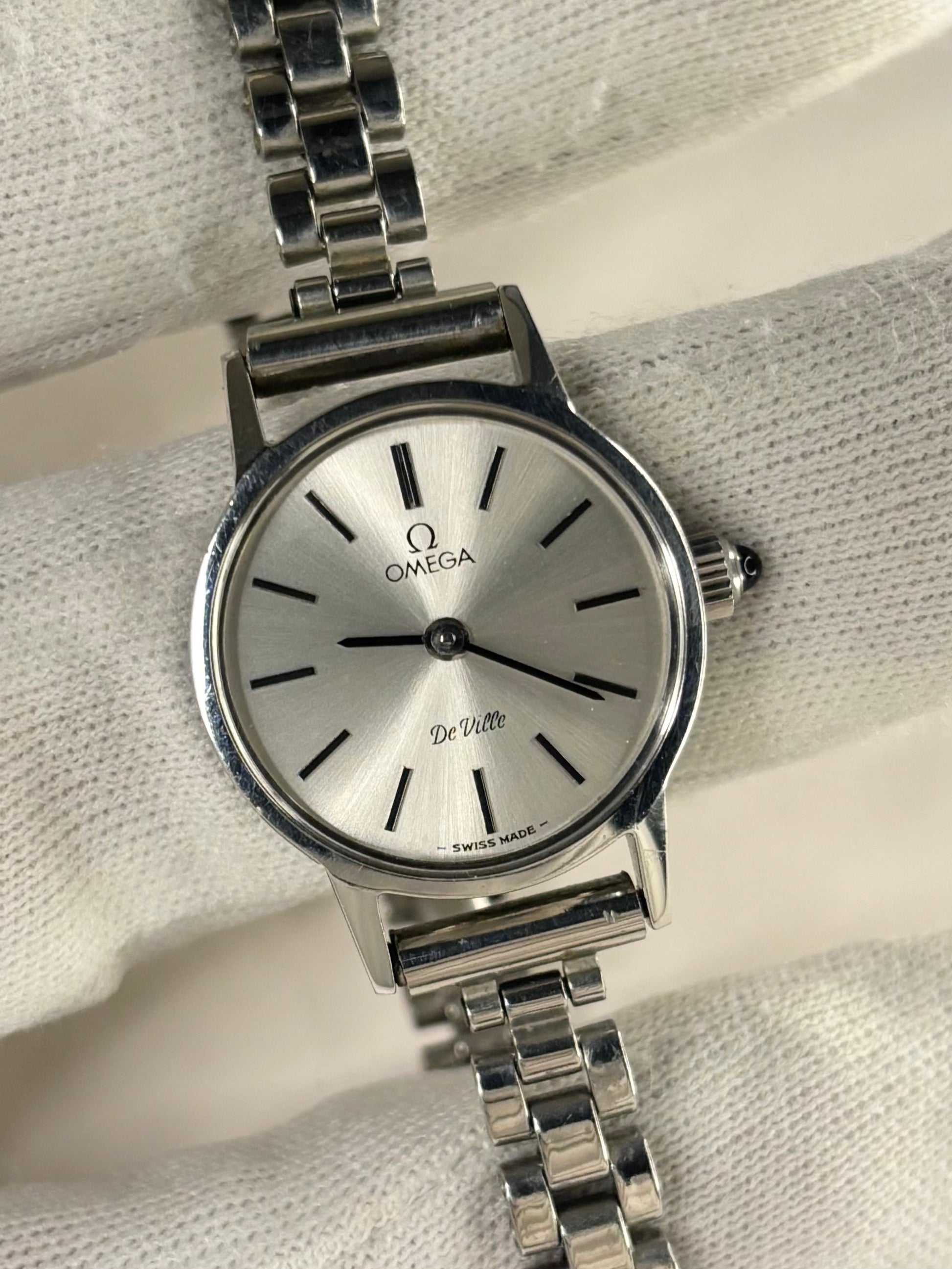 1972 Omega ladies watch with silver-toned dial and stainless steel case, manual movement, a refined vintage timepiece and reliable timekeeper.
