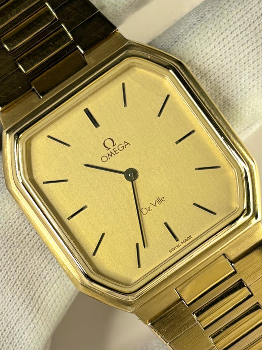 1978 Omega De Ville timepiece ref. 1365 — 30mm gold-plated case, quartz movement timekeeper with original manual and spare link
