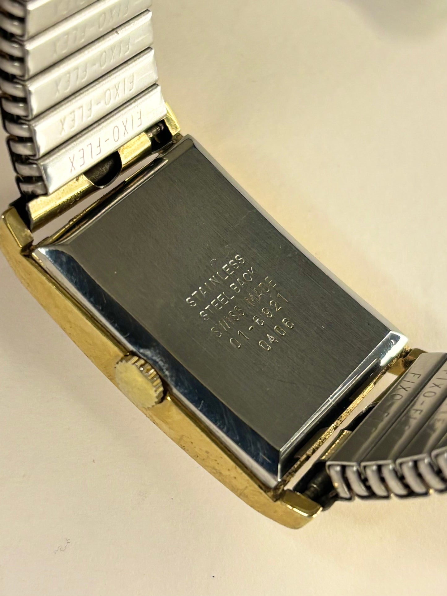 AVIA Vintage 1970’s Men’s *+BOX&PAPERS* Manual Gold Tank Watch