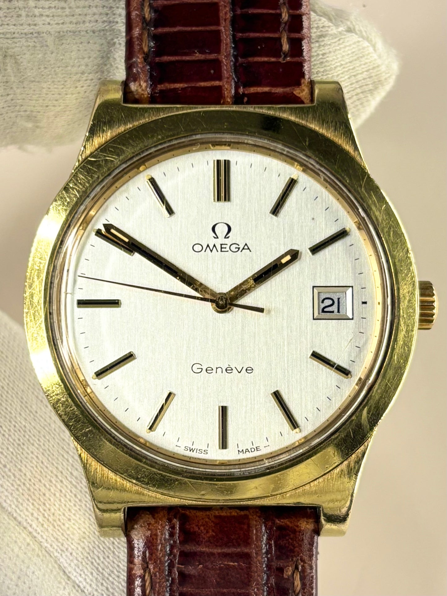 OMEGA Geneve *+PAPERS* Vintage 1970’s Men’s Manual Date Gold Dress Watch - 136.0102