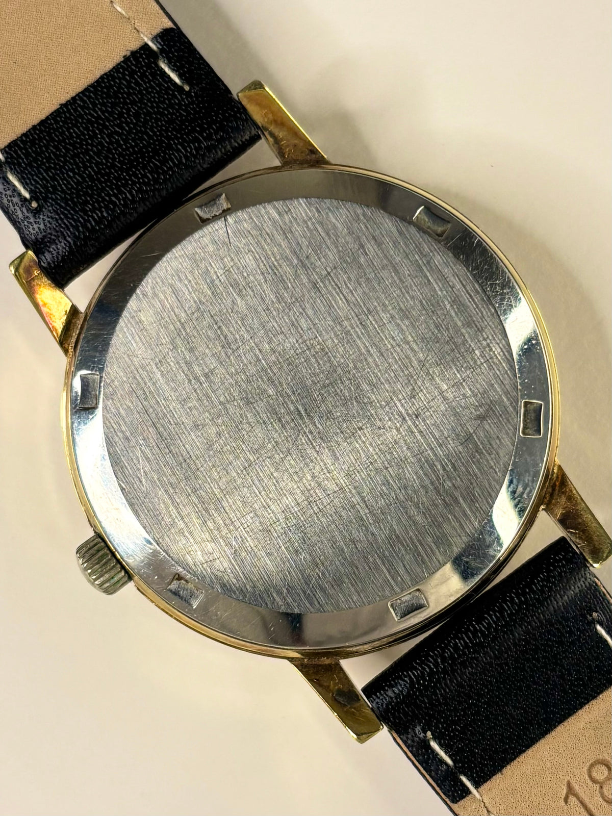 OMEGA Geneve Vintage 1970’s Men’s Manual Date Gold Dress Watch
