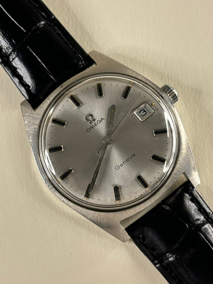 Omega Genève Ref. 136.041 1968 men’s dress timekeeper with stainless steel case, silver sunburst dial and calibre 565 movement