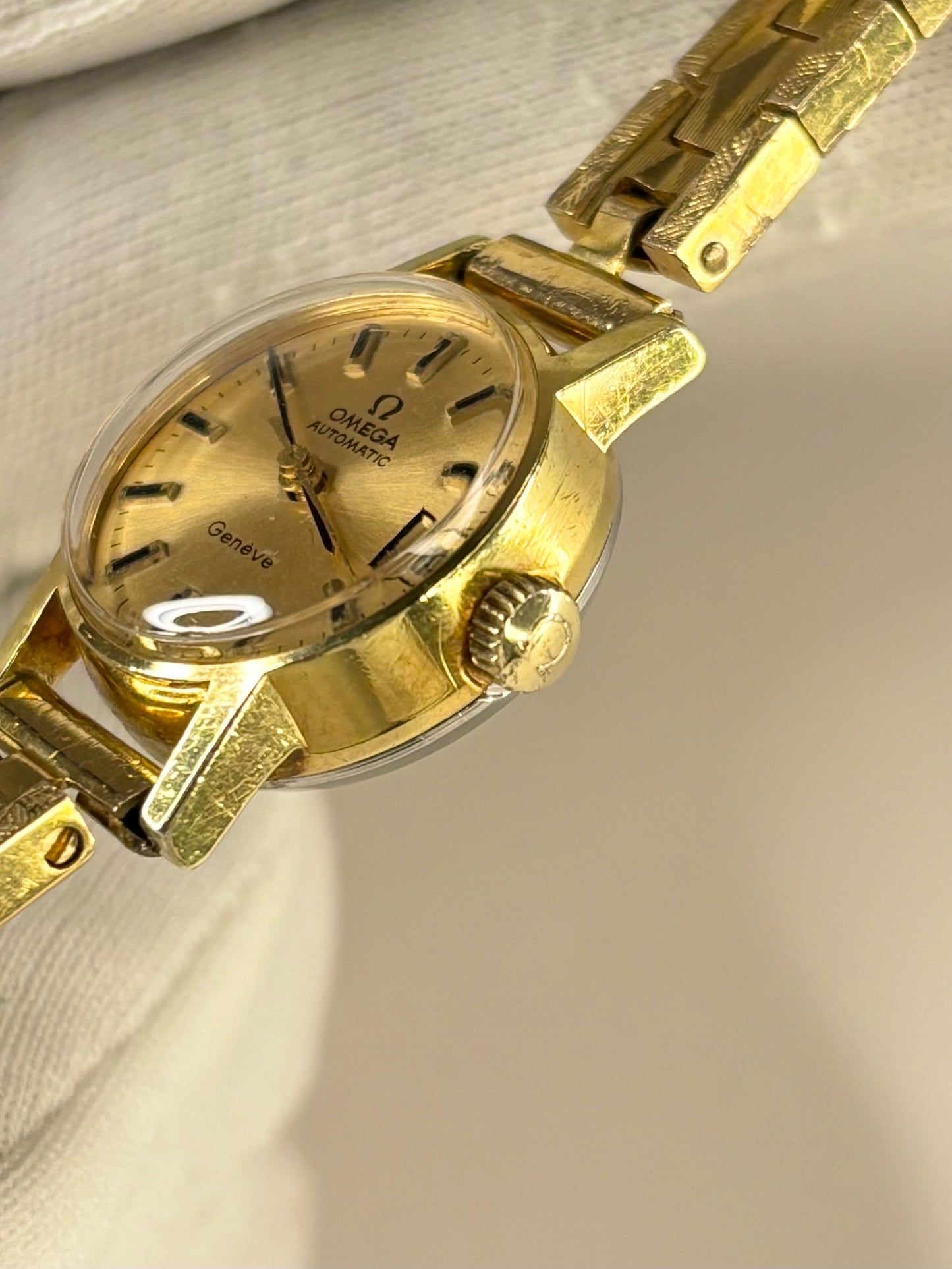 OMEGA Geneve Ladies Vintage 1970’s Automatic Date Gold Watch - 562.016
