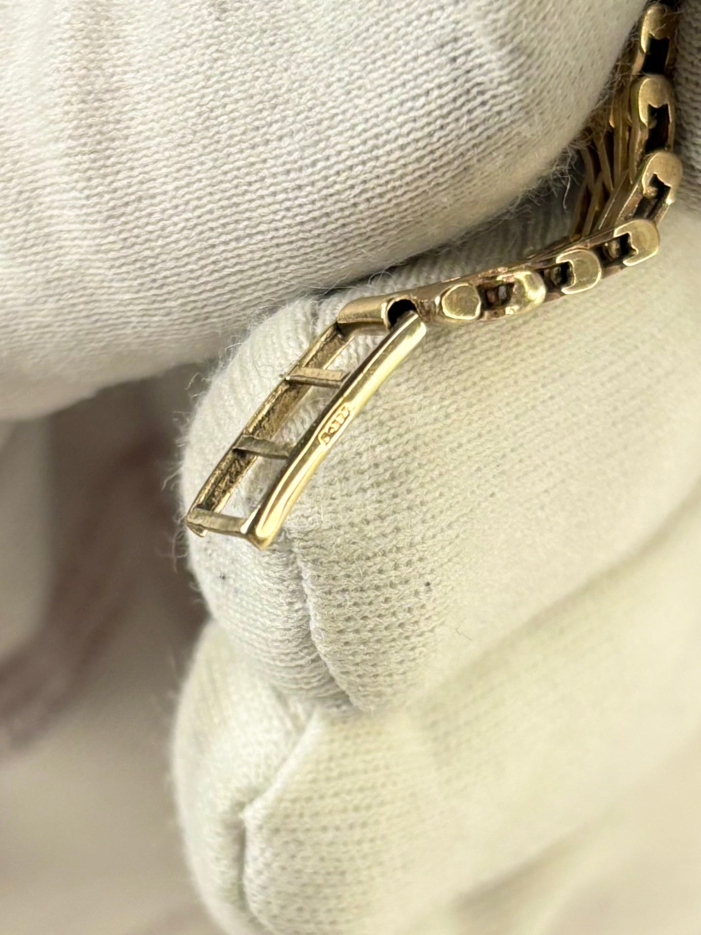 TUDOR 9ct Gold Ladies *+BOX&PAPERS* Vintage 1960’s Manual Watch