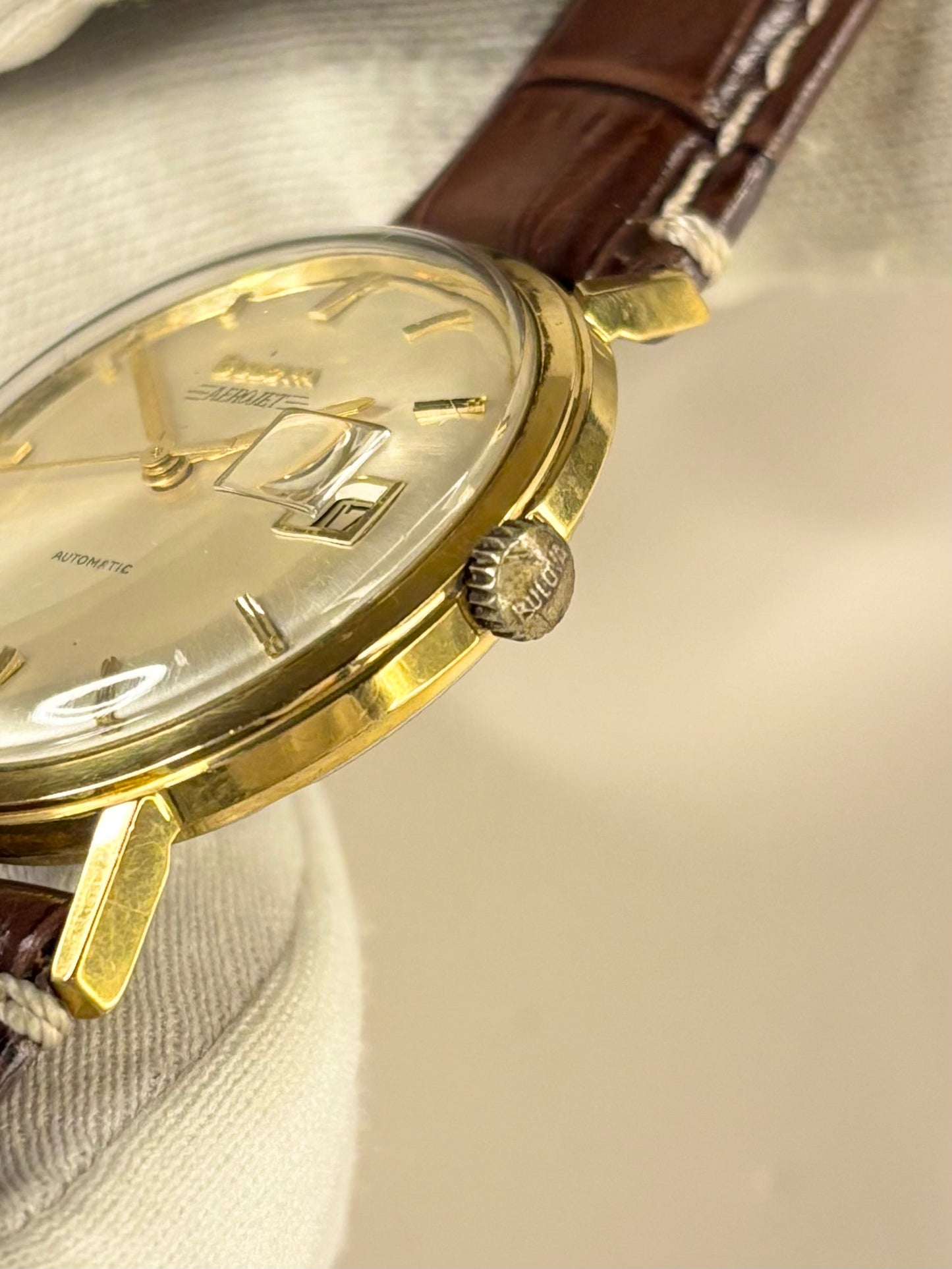 BULOVA Aerojet Vintage 1970’s Men’s Automatic Date Gold Dress Watch