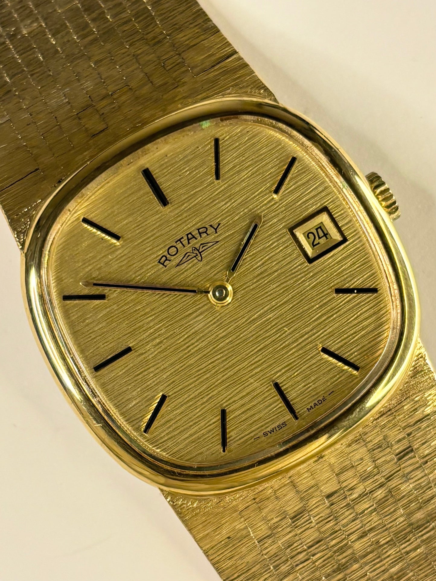Vintage c.1973 Rotary manual timepiece – men's gold-plated dress watch in good condition with age-appropriate marks