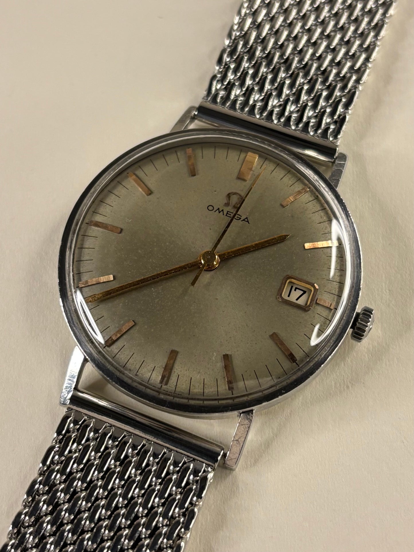 Omega Olive Dial Vintage 1960’s Men’s Manual Silver Date Watch - 132.012
