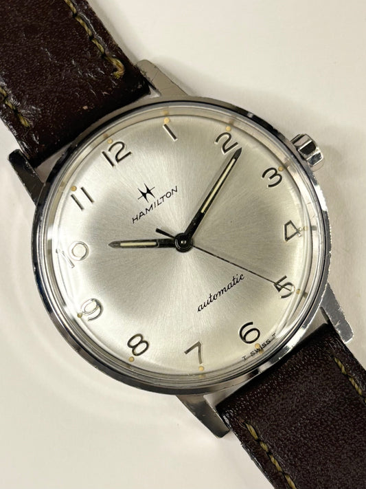 Vintage c.1971 Hamilton automatic timekeeper – men's stainless steel dress watch with white sunburst dial, in great condition with only minor age-appropriate marks.