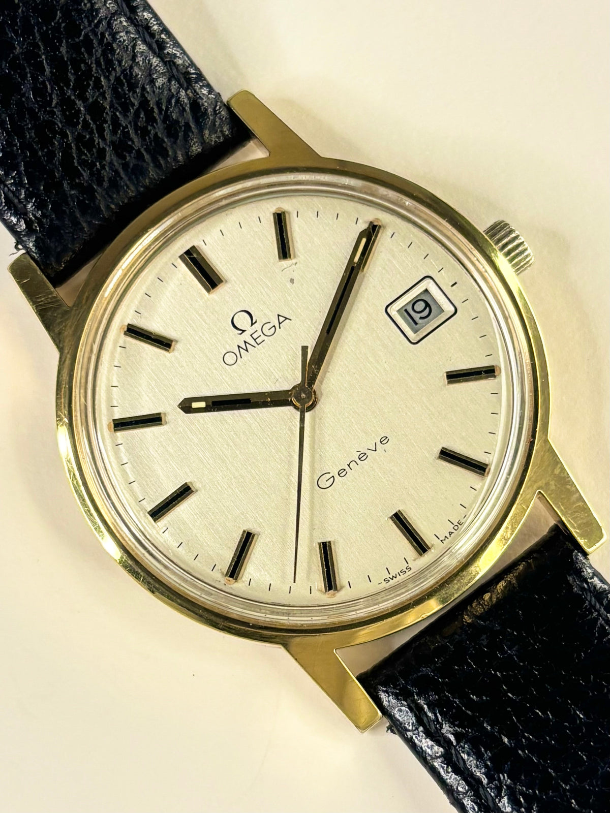 OMEGA Geneve Vintage 1970’s Men’s Manual Date Gold Dress Watch - 136.0104