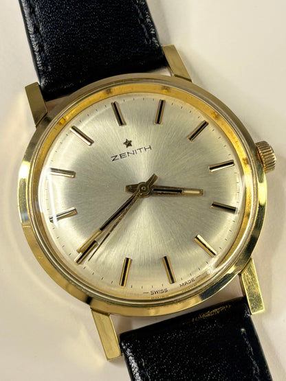 Collectible Zenith 1969 men’s vintage timekeeper featuring white sunburst dial and refined craftsmanship
