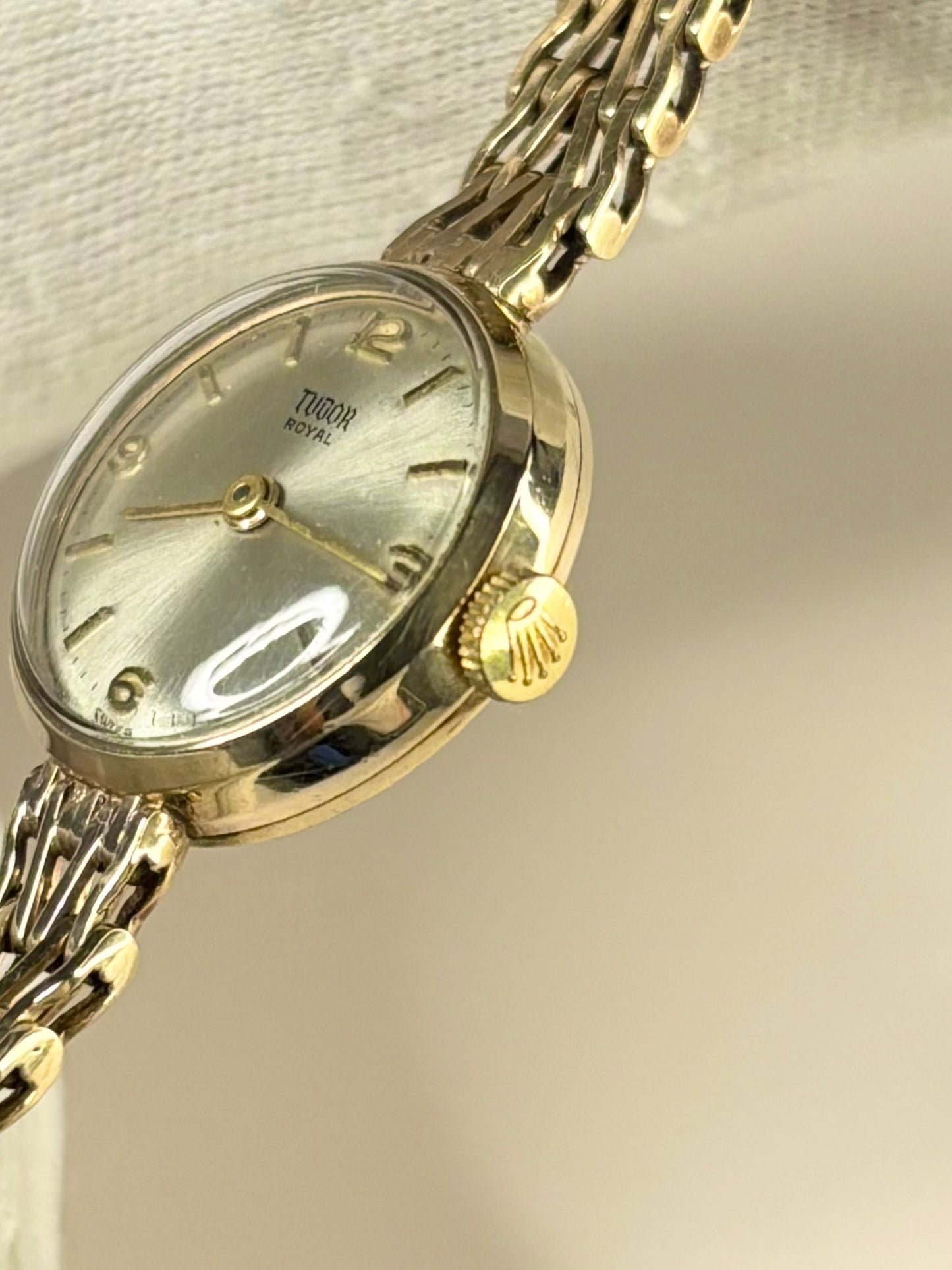 TUDOR 9ct Gold Ladies *+BOX&PAPERS* Vintage 1960’s Manual Watch