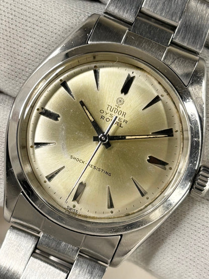 Tudor Oyster Ref. 7934 1963 men’s watch powered by reliable Swiss manual wind movement