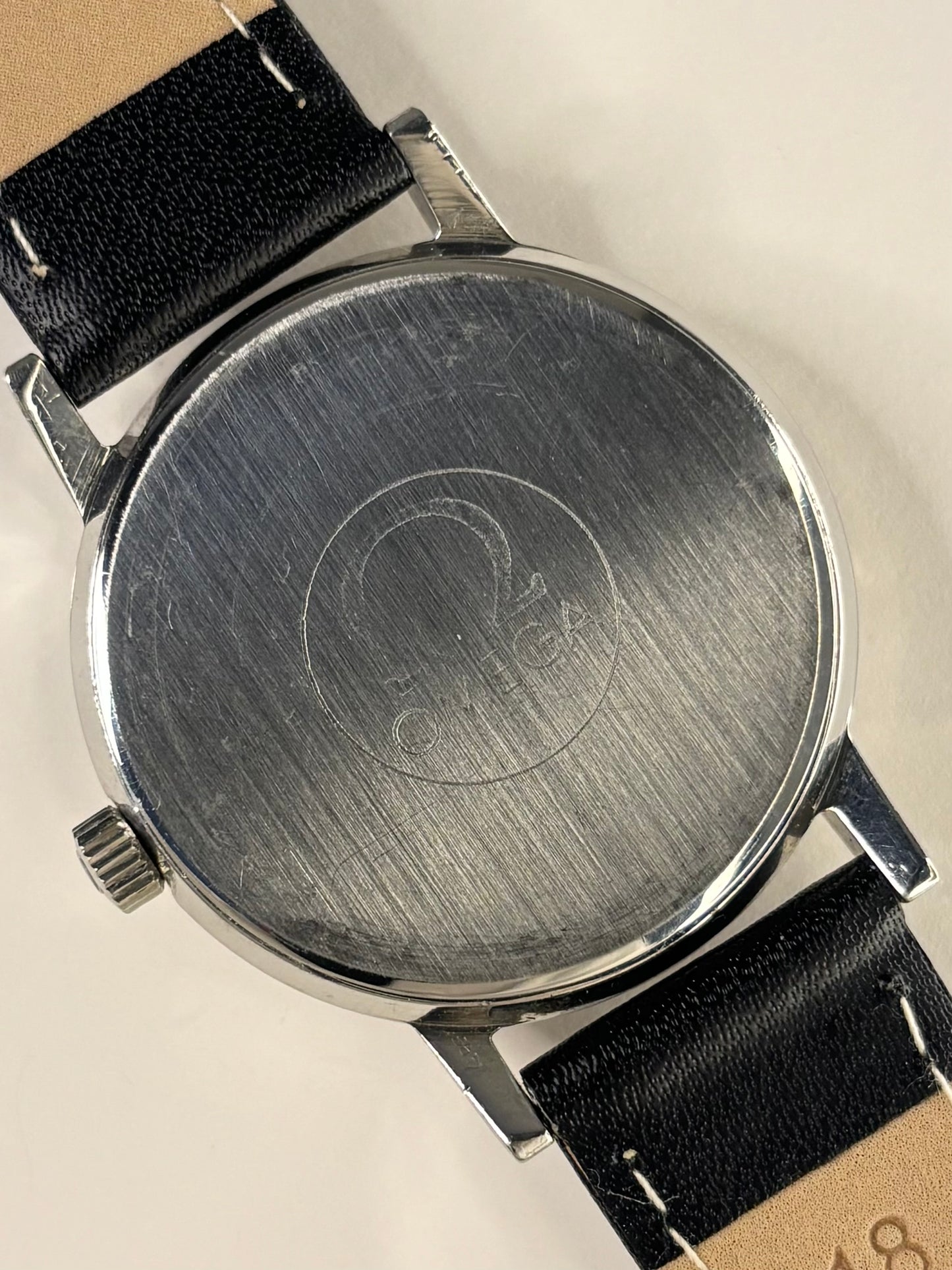 OMEGA Geneve Vintage 1970’s Men’s Manual Date Silver Dress Watch - 136.0104