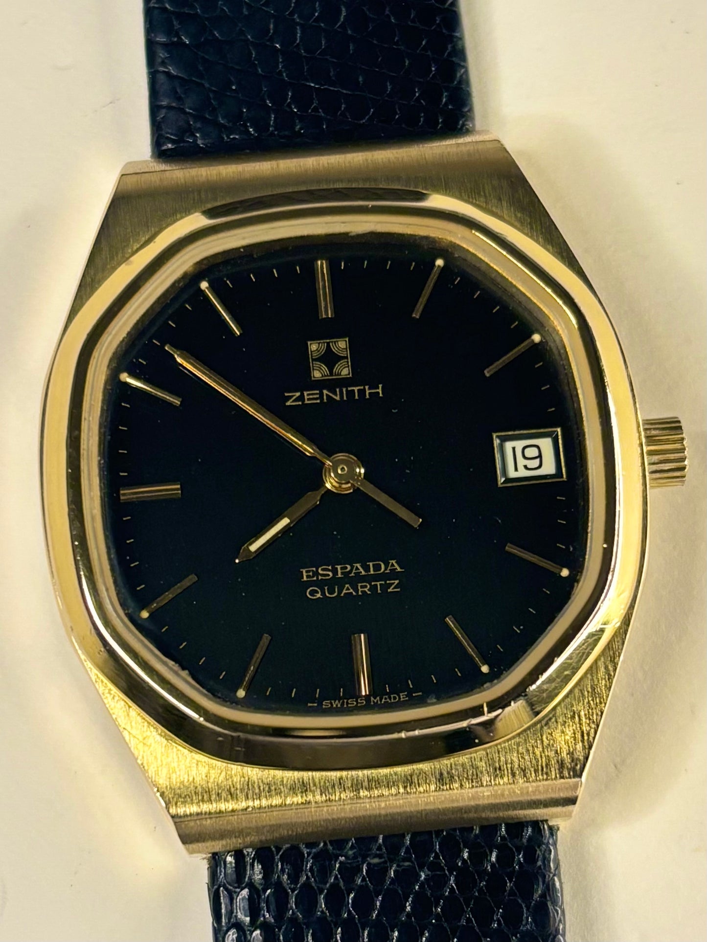 ZENITH Vintage 1970’s Men’s Black Dial Date Gold Dress Watch - 27.0050