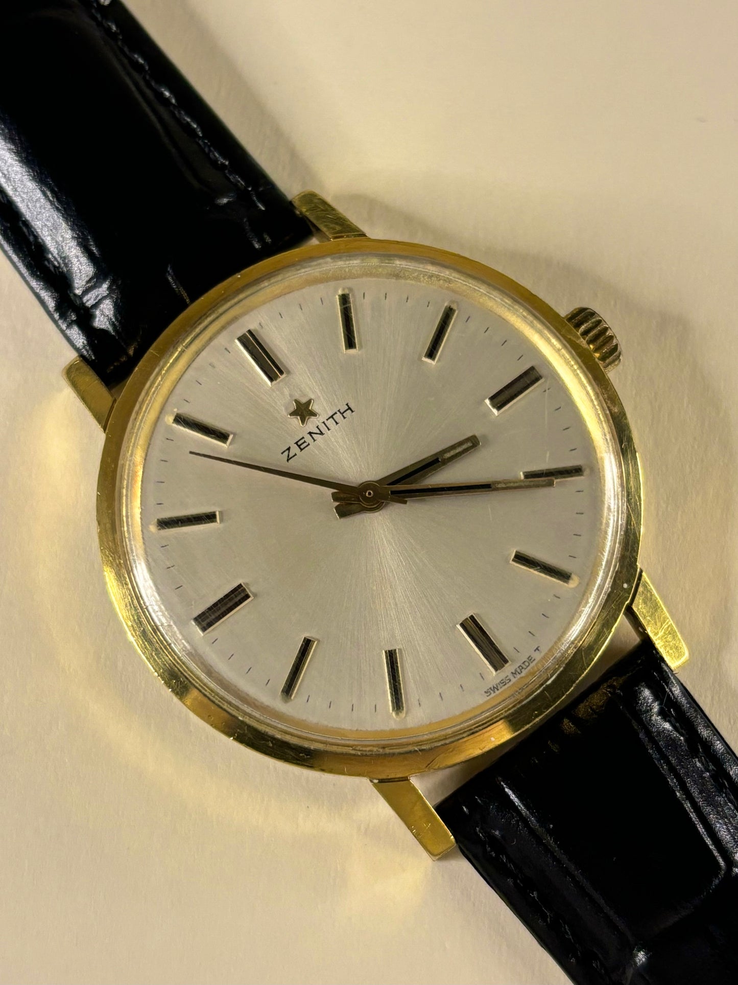 Zenith Gold Vintage 1960’s Men’s Manual Dress Watch 2542