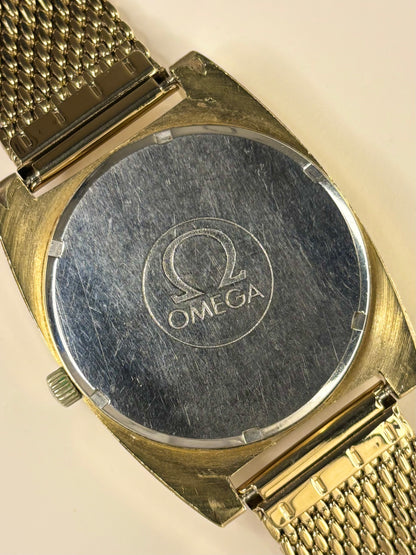 Omega Genève Ref. 166.0188 gold plated 1976 men’s dress timekeeper caseback view with hallmark details