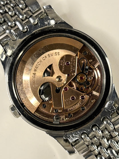 automatic mechanism movement ref. 551 of Omega Constellation 1950s men’s automatic steel watch ref. 14381
