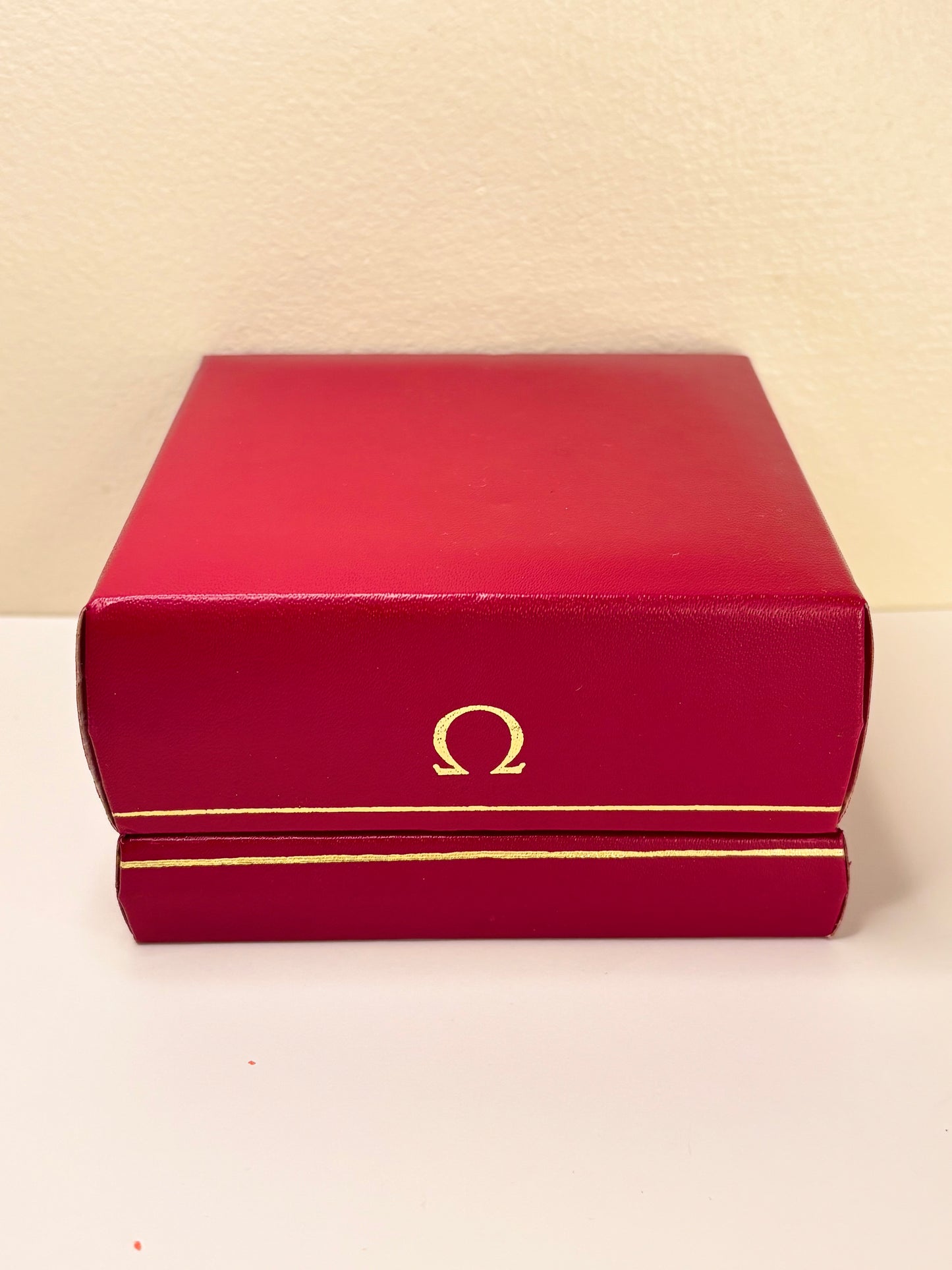 OMEGA 9ct Gold Vintage 1960’s *+BOX&PAPERS* Men’s Manual Dress Watch - 131.5418