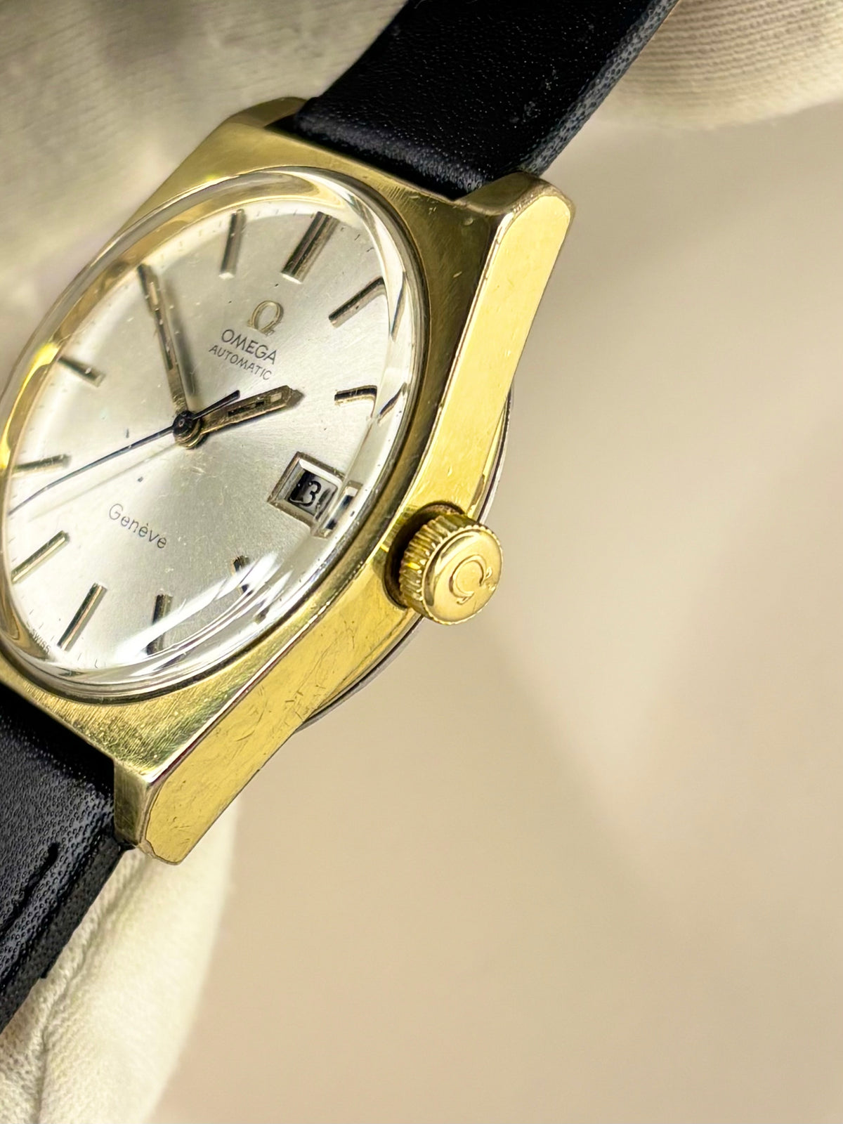 OMEGA Geneve Vintage 1970’s Men’s Automatic Date Gold Dress Watch - 166.099