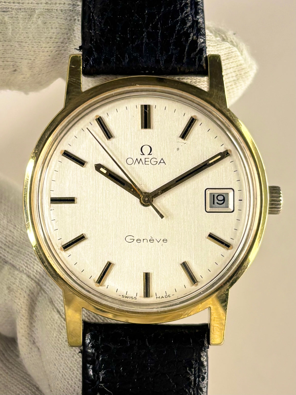 OMEGA Geneve Vintage 1970’s Men’s Manual Date Gold Dress Watch - 136.0104