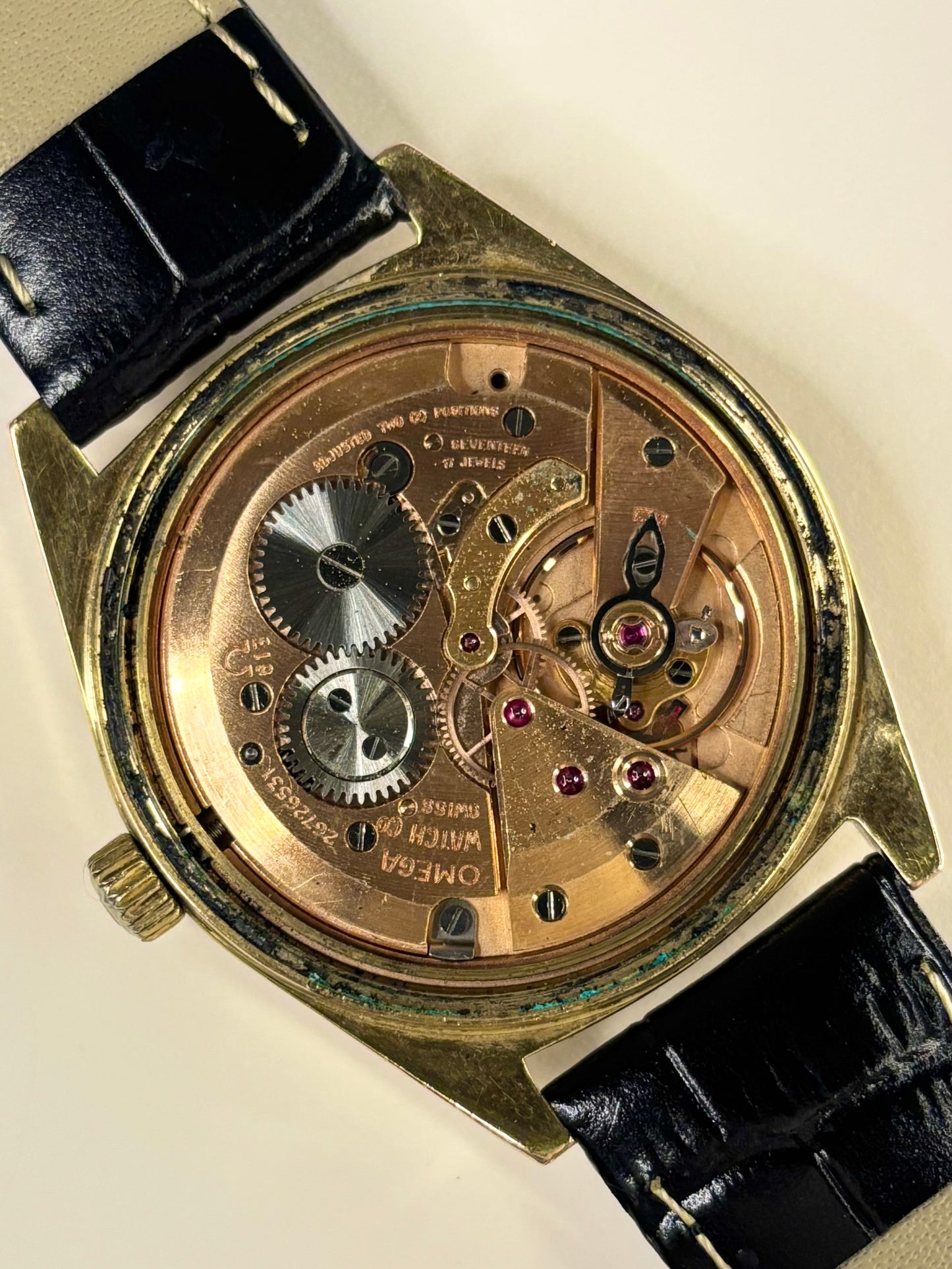 OMEGA Geneve Vintage 1960's Men’s Manual Date Gold Dress Watch - 136.041